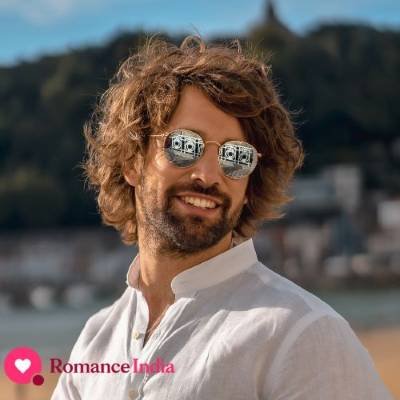 Romance-India-Dating-Boy-karan